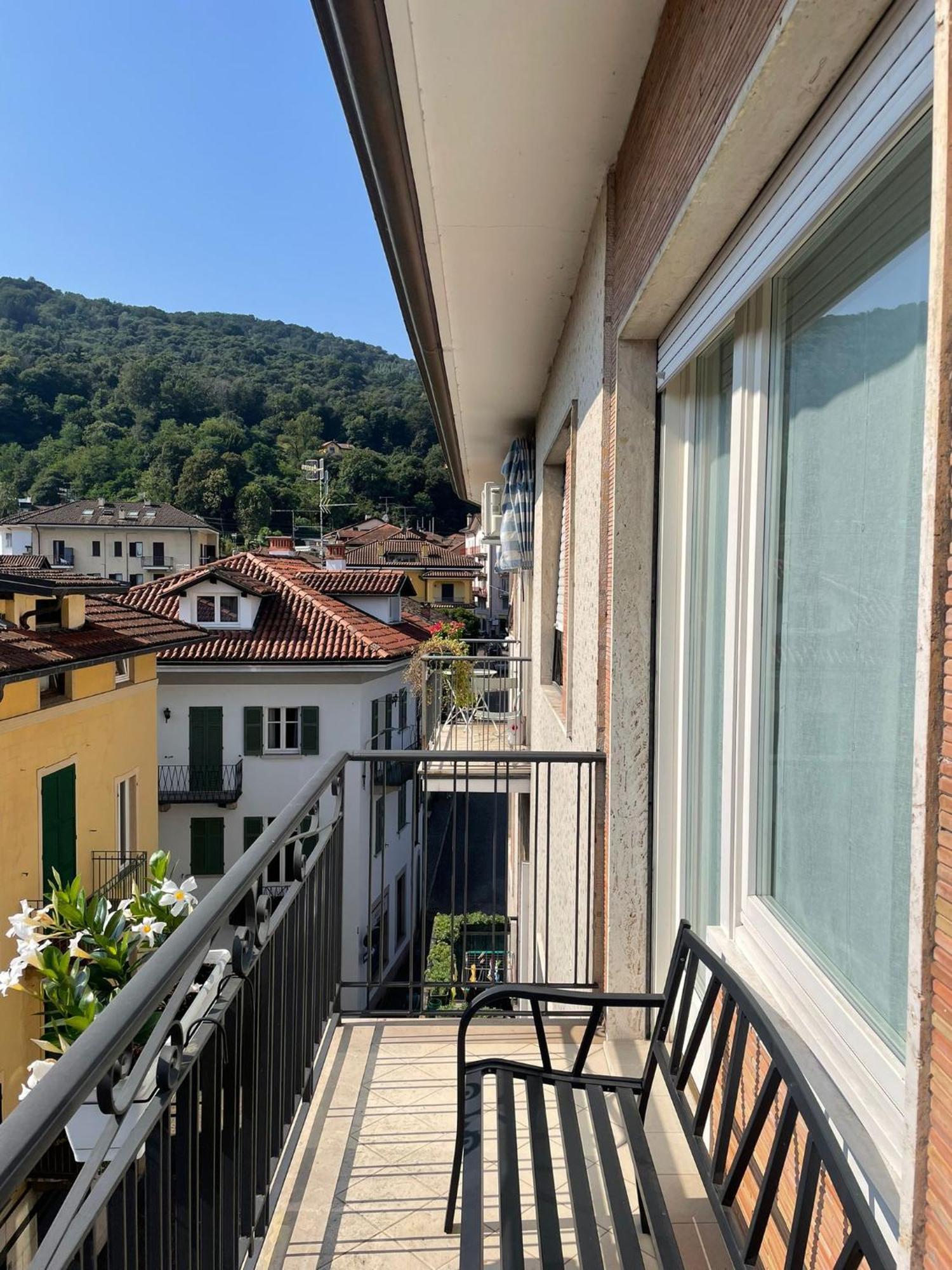 Family Apartment Vista Lago Stresa Eksteriør billede